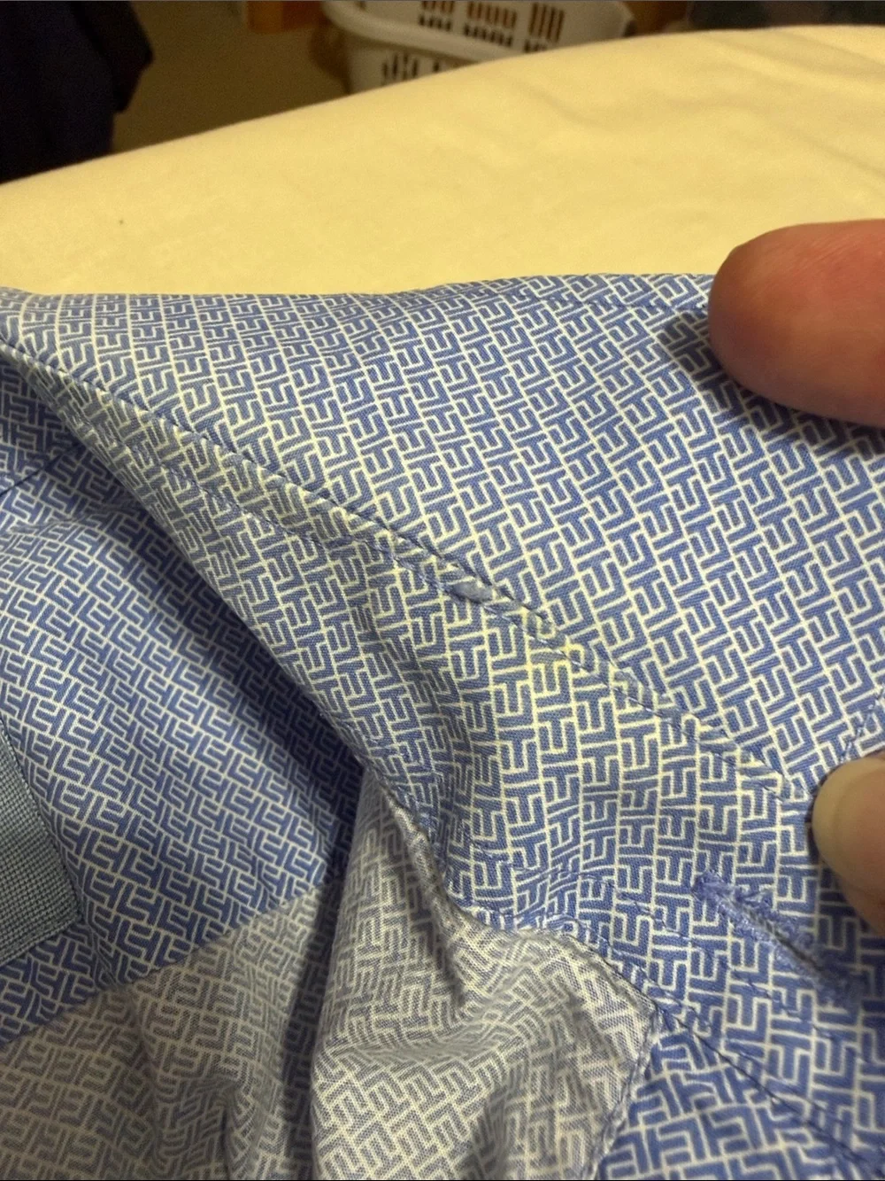 Banana Republic Mens Light Blue with White Geometric Pattern-Short Sleeve Shirt.